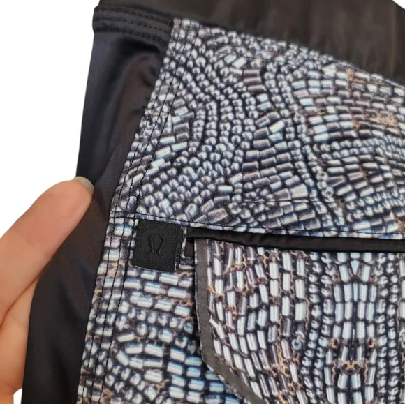 Lululemon Rise & Shine Trouser in Bead Envy Silver Spoon Multi / Black - Picture 10 of 13